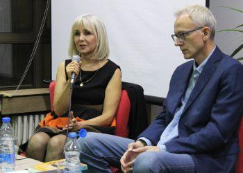 МОЖЕШ ТИ ТО, МАМА ПРЕДСТАВЉЕНА У НАРОДНОЈ БИБЛИОТЕЦИ У НИШУ (ФОТО)