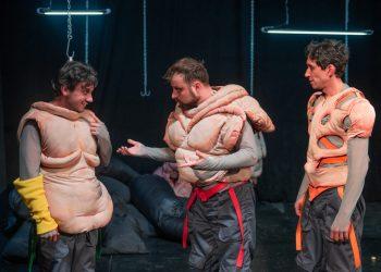 У НАРОДНОМ ПОЗОРИШТУ У НИШУ ГЛУМЦИ И АУТОРИ О ПРЕДСТАВИ „ПРАСЕТИНА НА 178 НАЧИНА“