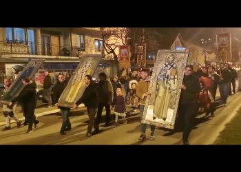 ОДРЖАН ДРУГИ КРСНИ ХОД У НИШУ ,,СЛОГА БИЋЕ ПОРАЗ ВРАГУ“ ВИДЕО