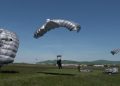 ТРАГЕДИЈА НА НИШКОМ АЕРОДРОМУ: ПОГИНУО ПРИПАДНИК 63. ПАДОБРАНСКЕ БРИГАДЕ ПРИЛИКОМ ТРЕНАЖНОГ СКОКА 27 AM PRESS