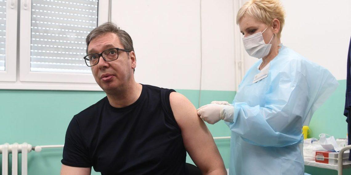 Вучић примио другу дозу вакцине у Пуковцу, потом посетио Гаџин Хан 22 AM PRESS