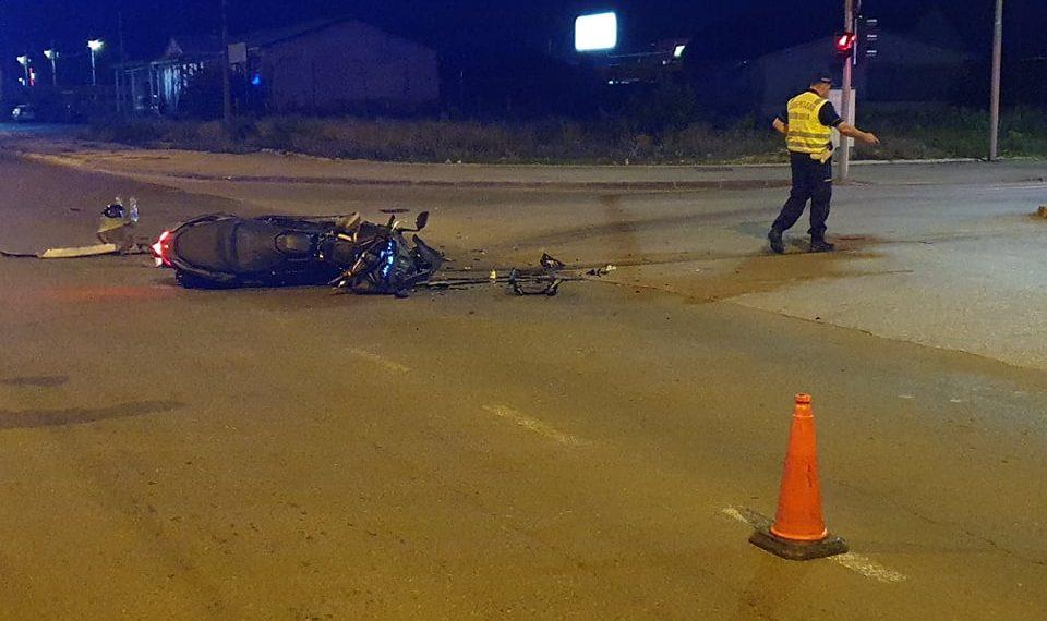 На Булевару 12. фебруар Аутомобил оборио мотоциклисту 22 AM PRESS