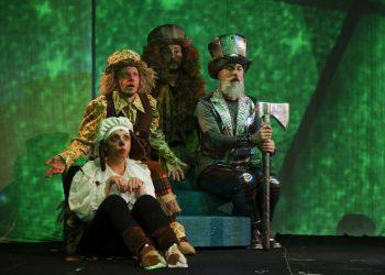 МАГИЈА ПОЗОРИШТА ЛУТАКА: ЧАРОБЊАК ИЗ ОЗА, РУЖА УВЕЛА И ТРИ ПРАСЕТА У НИШУ ОВЕ СЕДМИЦЕ