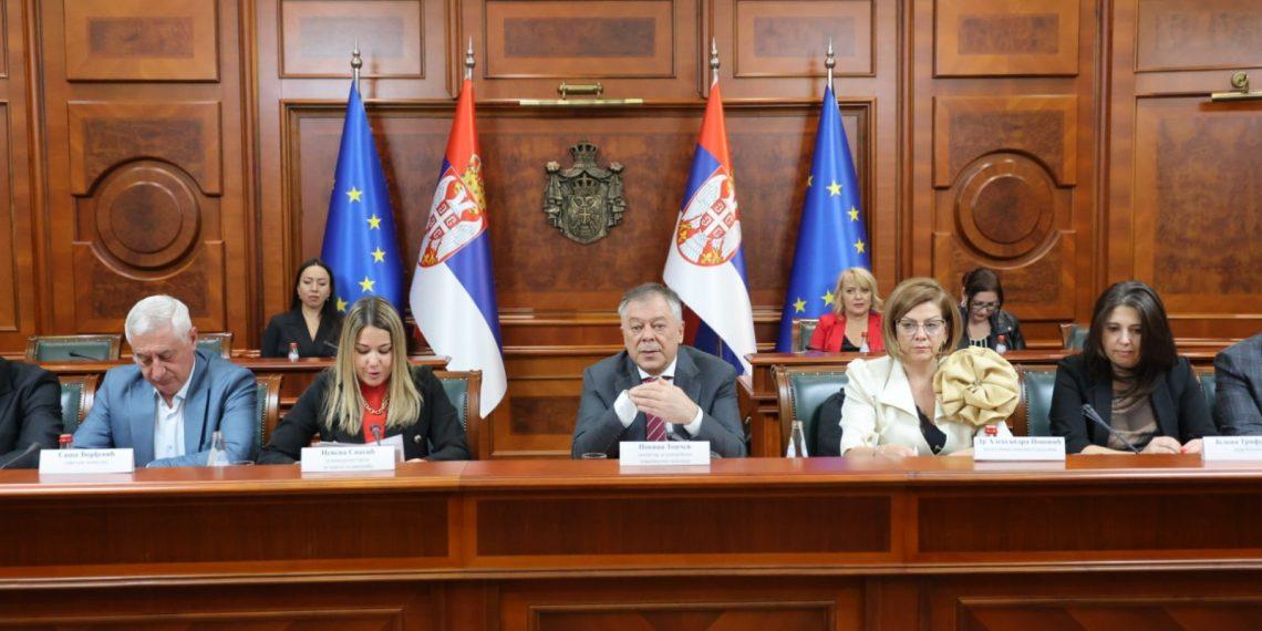 ПОТПИСАНИ УГОВАОРИ ЗА ДОДЕЛУ СРЕДСТАВА ЗА РАЗВОЈ НЕРАЗВИЈЕНИХ ОПШТИНА