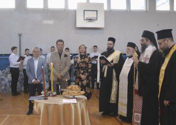 УЧЕНИЦИ СПЕЦИЈАЛНЕ ШКОЛЕ „БУБАЊ“ ОБЕЛЕЖИЛИ САВИНДАН (ФОТО- ВИДЕО)