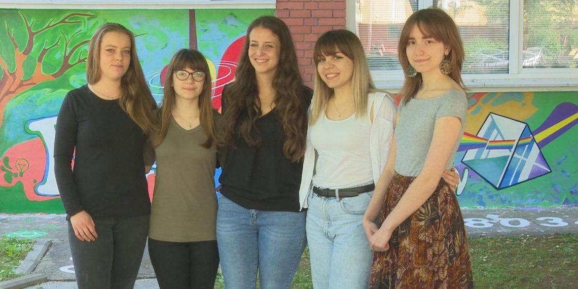 Зидови Регионалног центра за професионални развој запослених у образовању у Нишу, украшени су са муралима. 22 AM PRESS