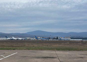 ПРЕДСТАВЉЕН МОЋНИ ДРОН УБИЦА ВУЧИЋ СА АЛИЈЕВИМ НА ПРИКАЗУ