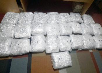 УХАПШЕН СА ДВАДЕСЕТСЕДАМ КИЛОГРАМА МАРИХУАНЕ