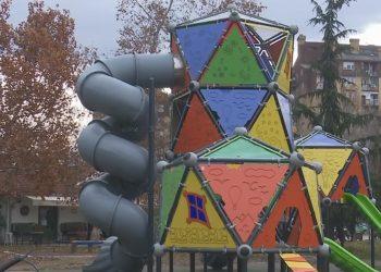 ДУПЛО ВИШЕ СРЕДСТАВА ЗА ПОСТАВЉАЊЕ МОБИЛИЈАРА(ВИДЕО)