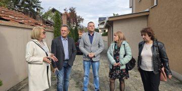 МЕДИЈАНА УЛАЖЕ 4 МИЛИОНА ДИНАРА У УРЕЂЕЊЕ МЕЂУБЛОКОВСКИХ ПРОСТОРА – УПРАВНИЦИ ЗГРАДА ПРОПУСТИЛИ ПРИЛИКУ