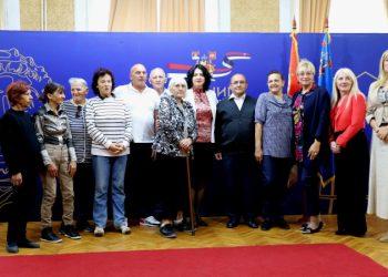 Кров над главом за осам породица из Паси Пољане