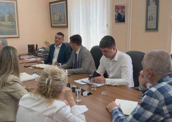 Градоначелник Ниша и директор Србијавода разговарали о кључним пројектима везаним за водоснабдевање и инфраструктуру