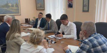 Градоначелник Ниша и директор Србијавода разговарали о кључним пројектима везаним за водоснабдевање и инфраструктуру