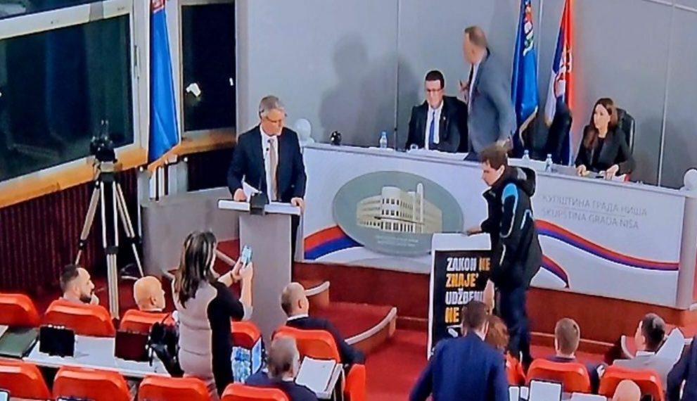 СЕЛФИ ОПОЗИЦИЈА! ДЕМАГОГИЈА УЖИВО ИЗ СKУПШТИНЕ ГРАДА НИША