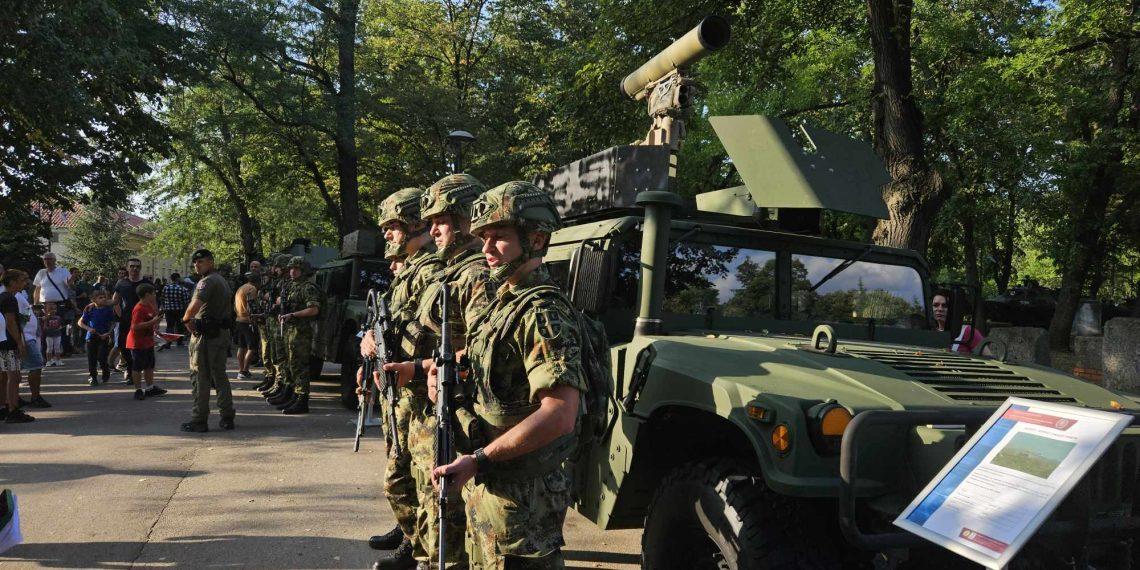 СВЕЧАНЕ МАМОФЕСТАЦИЈЕ ШИРОМ ЗЕМЉЕ У ЧАСТ И САЛВУ СРПСКЕ ДРЖАВНОСТИ И ТРАДИЦИЈЕ