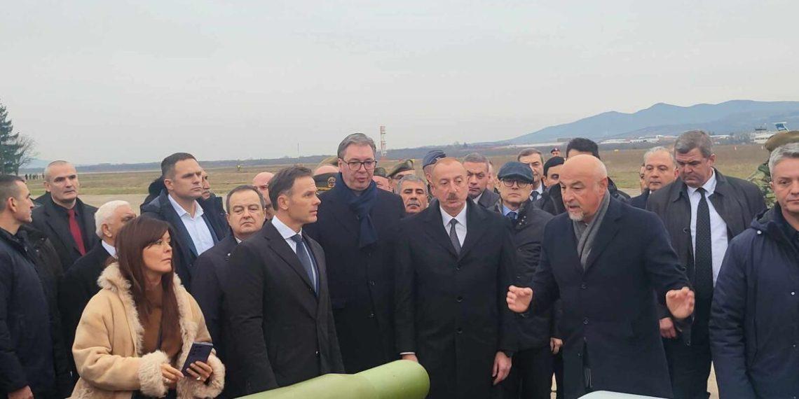 ПРЕДСТАВЉЕН МОЋНИ ДРОН УБИЦА ВУЧИЋ СА АЛИЈЕВИМ НА ПРИКАЗУ