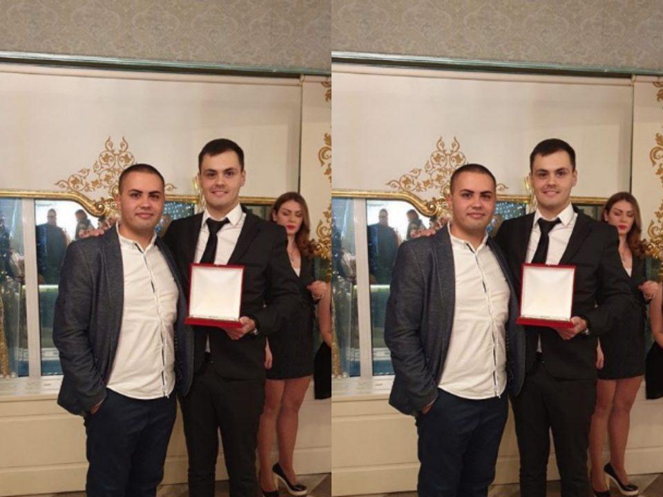 ALEKSANDAR NIKOLIC VELIKA SCALED 1 АЛЕКСАНДАР НИКОЛИЋ ДОНИРАО СВОЈУ НОВЧАНУ НАГРАДУ ,,БАНЦИ ДОБРОЧИНСТВА&QUOT;