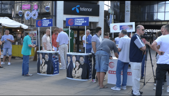 SCREENSHOT 7 МАРИНИКА ТЕПИЋ И ЂИЛАС У НИШУ: ПОЛИТИЧКИ БЛЕД И ВЕЋ ВИЂЕН НАСТУП ПРЕД ГРАЂАНИМА И НОВИНАРИМА (ВИДЕО)