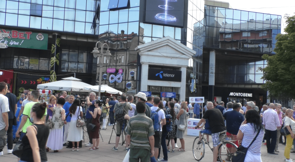 SCREENSHOT 8 1 МАРИНИКА ТЕПИЋ И ЂИЛАС У НИШУ: ПОЛИТИЧКИ БЛЕД И ВЕЋ ВИЂЕН НАСТУП ПРЕД ГРАЂАНИМА И НОВИНАРИМА (ВИДЕО)