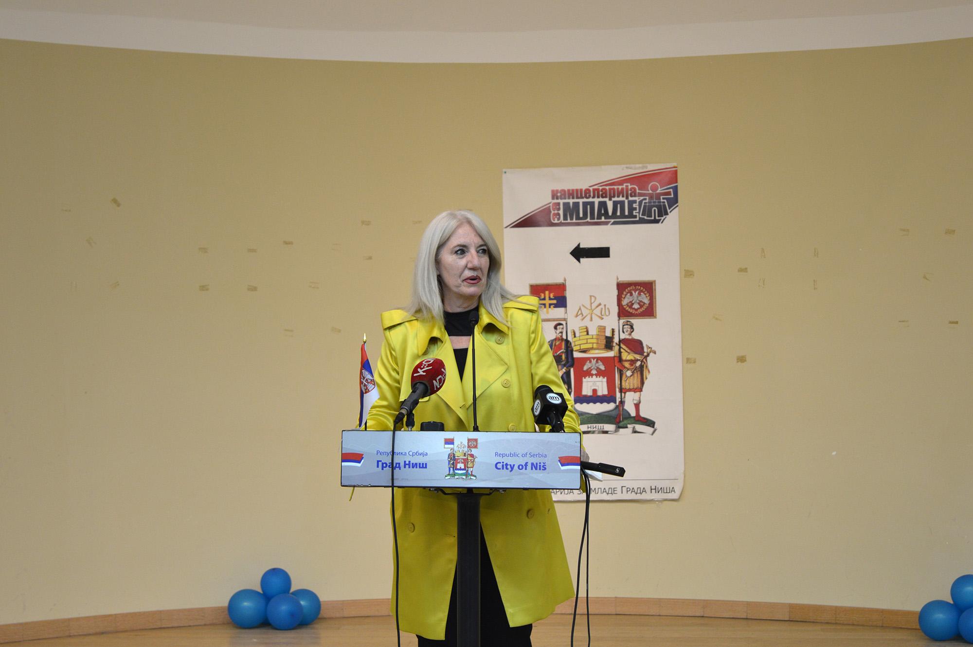 УЗ ВЕЛИКО ИНТЕРЕСОВАЊЕ МЕДИЈА ОТВОРЕНА ИЗЛОЖБА РАДОВА ДЕЦЕ СА АУТИЗМОМ "ЦРТЕЖОМ ТИ ПРИЧАМ 2" 28 AM PRESS