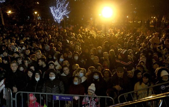 10 ЛОМЉЕЊЕ ЧЕСНИЦЕ У ОРГАНИЗАЦИЈИ ГРАДСКЕ ОПШТИНЕ МЕДИЈАНА И НИШКЕ ЕПАРХИЈЕ (ВИДЕО)