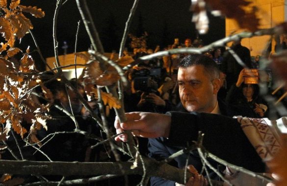 4 ЛОМЉЕЊЕ ЧЕСНИЦЕ У ОРГАНИЗАЦИЈИ ГРАДСКЕ ОПШТИНЕ МЕДИЈАНА И НИШКЕ ЕПАРХИЈЕ (ВИДЕО)