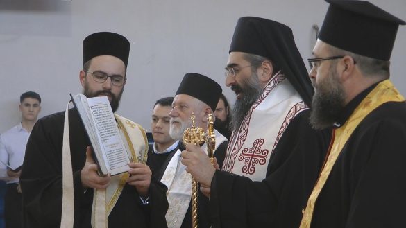 IMAGE1 УЧЕНИЦИ СПЕЦИЈАЛНЕ ШКОЛЕ &QUOT;БУБАЊ&QUOT; ОБЕЛЕЖИЛИ САВИНДАН (ФОТО- ВИДЕО)