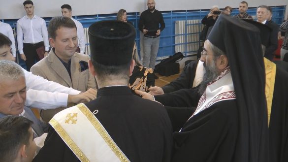 IMAGE7 УЧЕНИЦИ СПЕЦИЈАЛНЕ ШКОЛЕ &QUOT;БУБАЊ&QUOT; ОБЕЛЕЖИЛИ САВИНДАН (ФОТО- ВИДЕО)