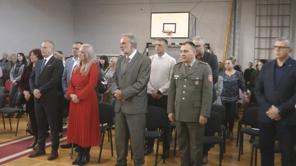 IMAGE8 УЧЕНИЦИ СПЕЦИЈАЛНЕ ШКОЛЕ &QUOT;БУБАЊ&QUOT; ОБЕЛЕЖИЛИ САВИНДАН (ФОТО- ВИДЕО)