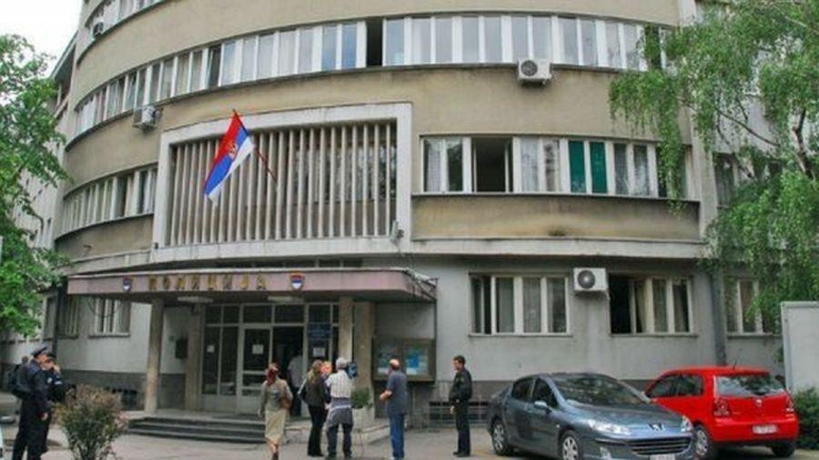 PU NIS ЗАПЛЕЊЕНИ ДУВАН И ЦИГАРЕТЕ У НИШУ