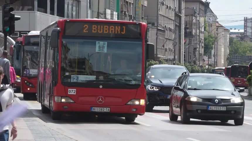 AUTOBUSI 860X484 1 ПРИ КРАЈУ ИЗРАДА СТУДИЈЕ ЈАВНОГ ПРЕВОЗА У НИШУ: ГРАЂАНИ ТРАЖЕ ВИШЕ ПОЛАЗАКА И НОВЕ ЛИНИЈЕ