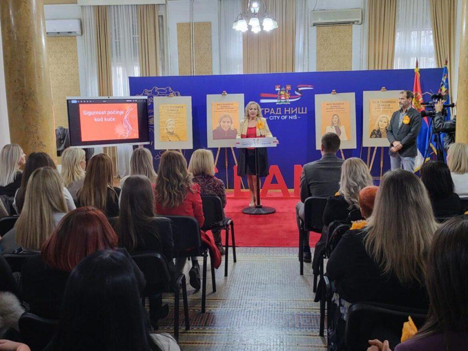 DAN LJUDSKIH PRAVA 1170X878 2 “**МЕЂУНАРОДНИ ДАН БОРБЕ ПРОТИВ НАСИЉА НАД ЖЕНАМА: СИГУРНА КУЋА ПОКРЕНУЛА 16 ДАНА АКТИВИЗМА**”