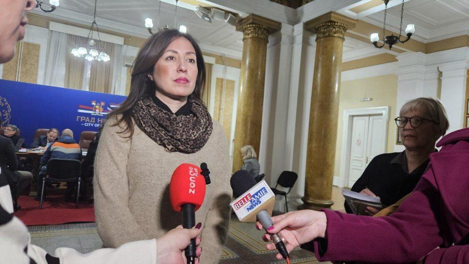 NATASA STANKOVIC 1 ГО ПАНТЕЛЕЈ АКТИВИНО РАДИ НА РЕШАВАЊУ КОМУНАЛНИХ ПРОБЛЕМА