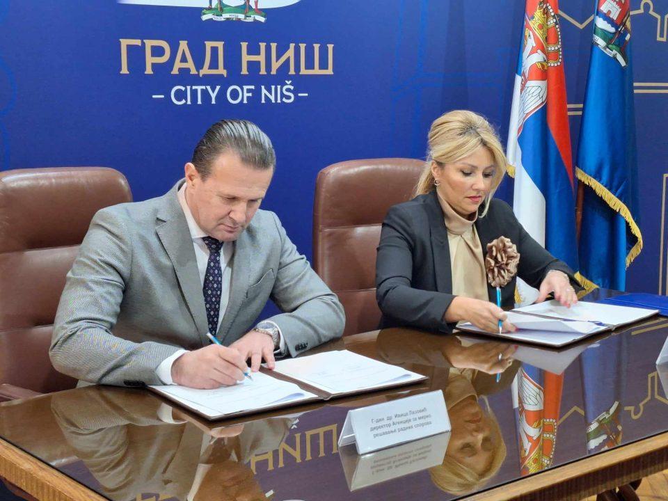 POTPISIVANJE SPORAZUM ПОТПИСАН СПОРАЗУМ ЗА БРЗО РЕШАВАЊЕ РАДНИХ СПОРОВА