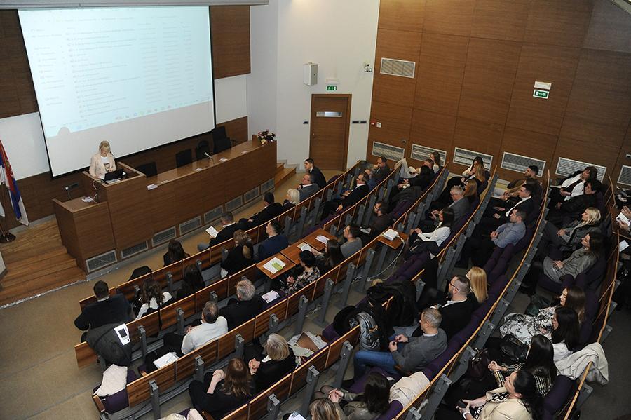 SEMINAR KARCINOM НИШ ДОМАЋИН СТРУЧНОГ СКУПА УАНАПРЕЂЕЊЕ РАНЕ ИНТЕРВЕНЦИЈЕ И ЛЕЧЕЊА КАРЦЕНОМА ДОЈКЕ